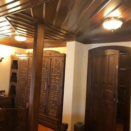 No:4 Suites Hotel *