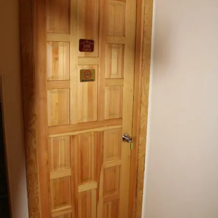 No:4 Suites Hotel