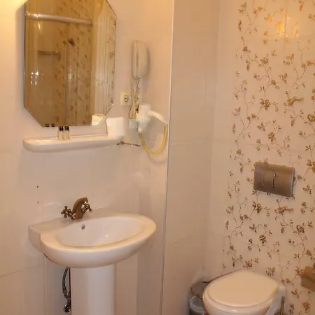 No:4 Suites Hotel *